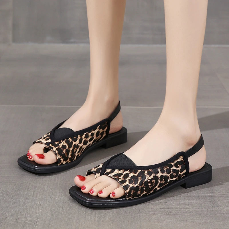 Womens Sandals New Summer Casual Vintage Open Toe Flip Flops Fashion Beach Flat Basic Square Head Leopard Pattern Designer Shoes